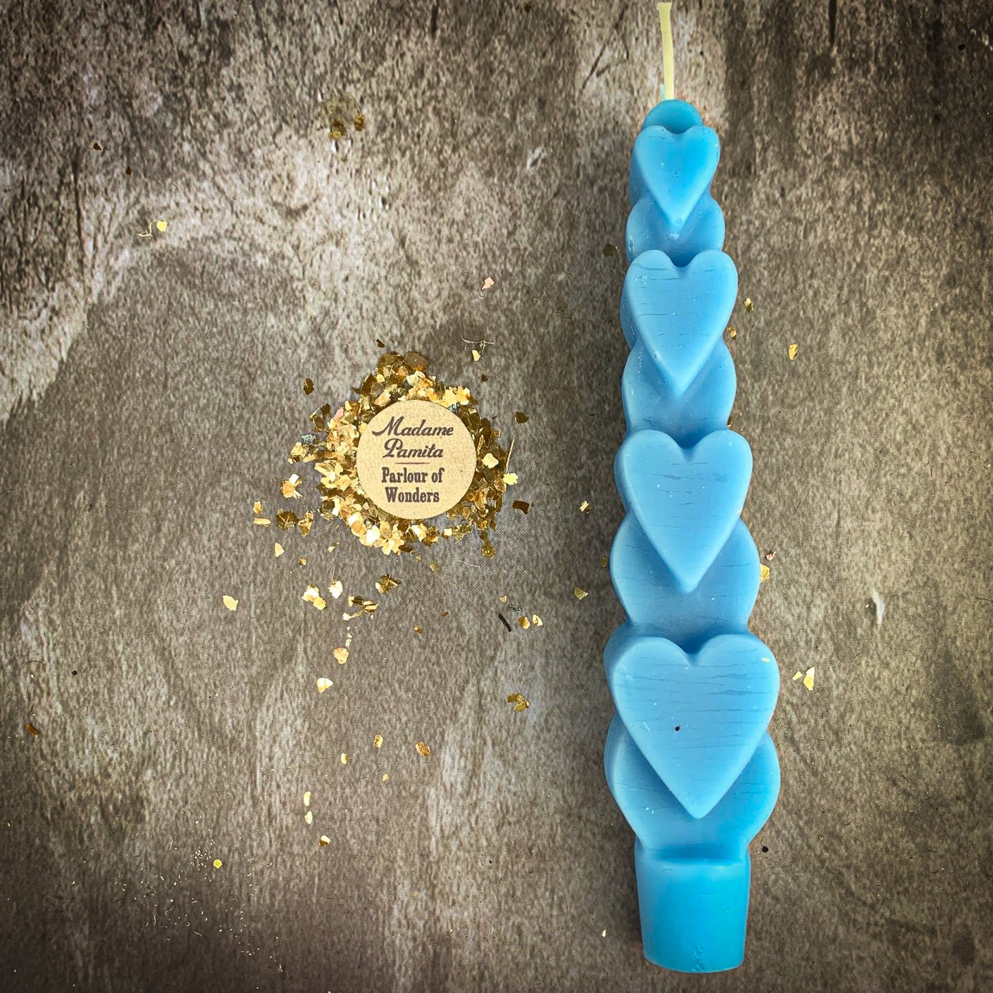 Vela cónica de cera de abeja con forma de corazón para hechizos de amor - Magia para el romance y la atracción