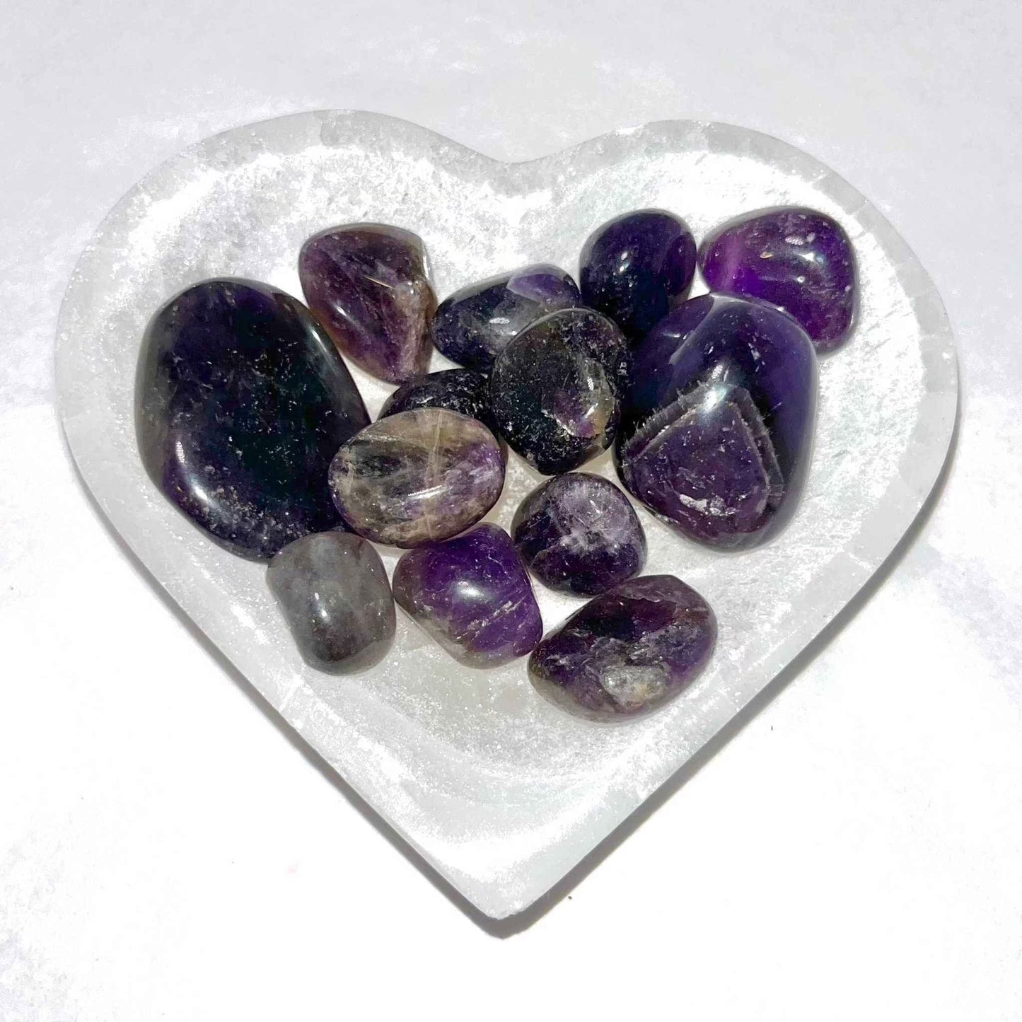 Piedra de bolsillo de amatista pulida