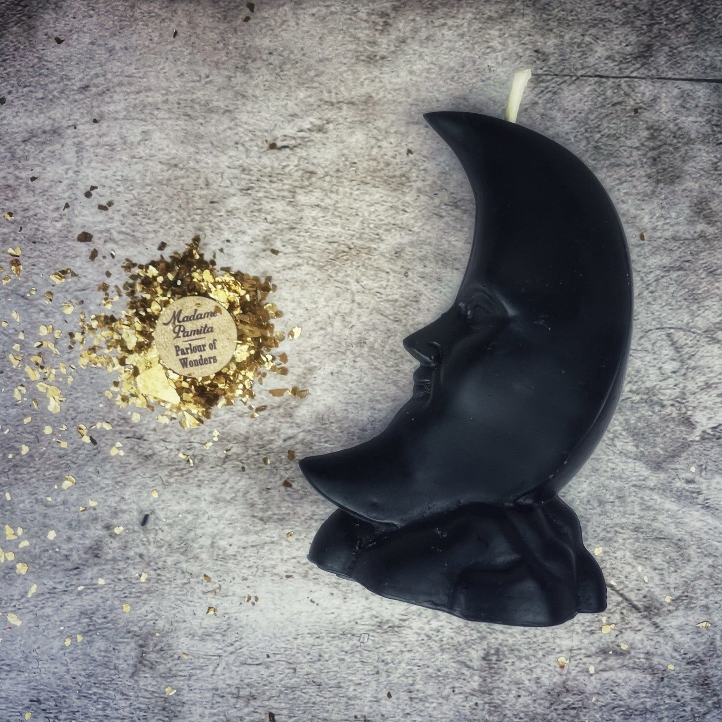 Vela de hechizos de cera de abeja con luna creciente - Magia y manifestación lunar