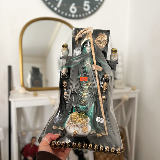 Decoración de estatua de la Santa Muerte