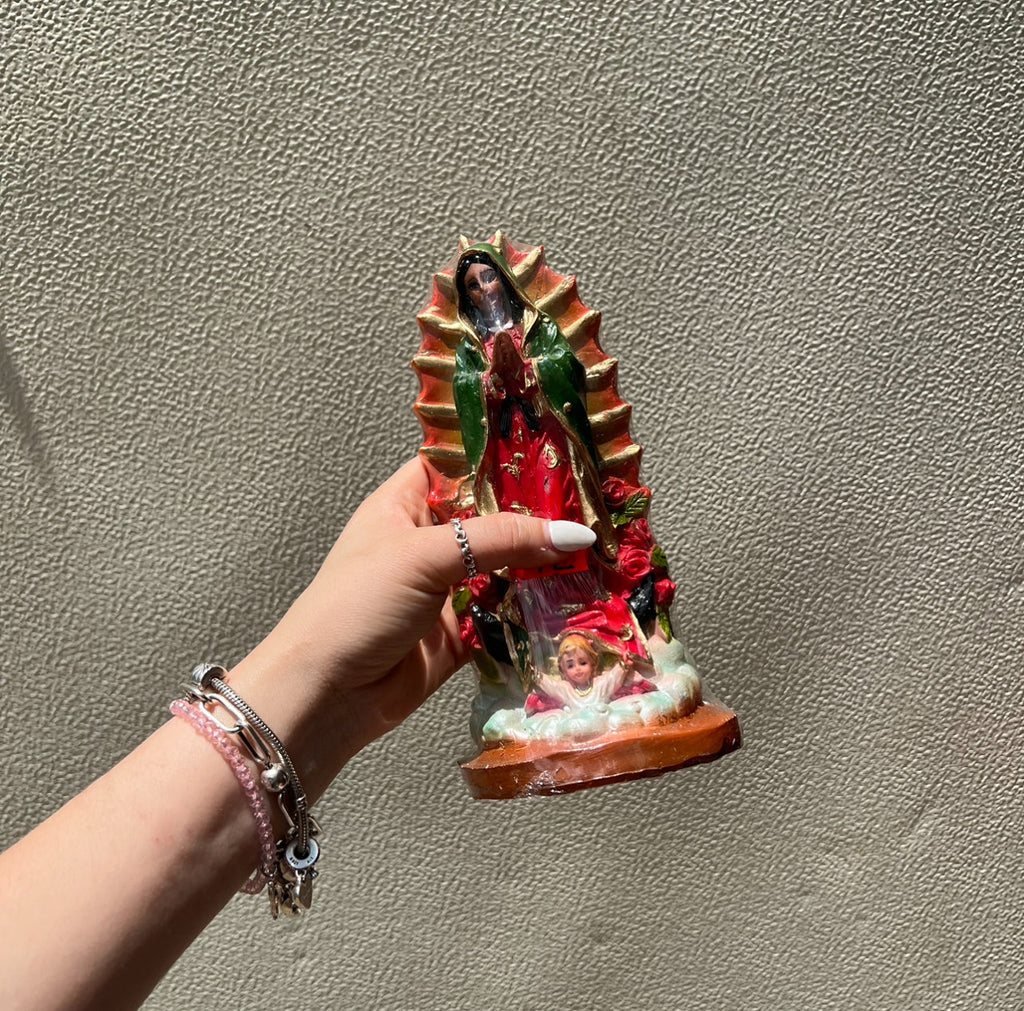 Estatua pequeña de la Virgencita