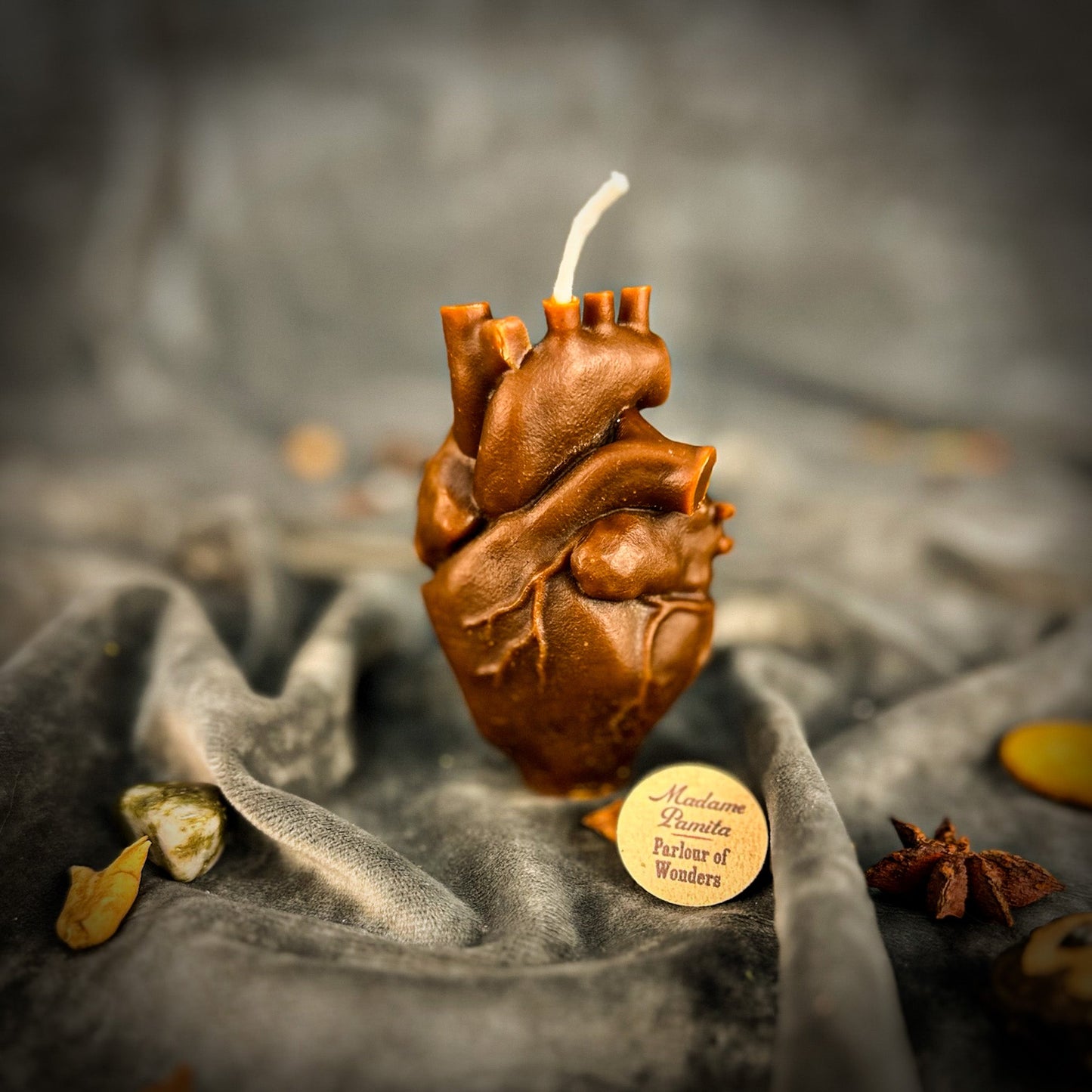 Vela Mágica Corazón Anatómico de Cera de Abeja - Magia para el Amor y la Sanación Emocional
