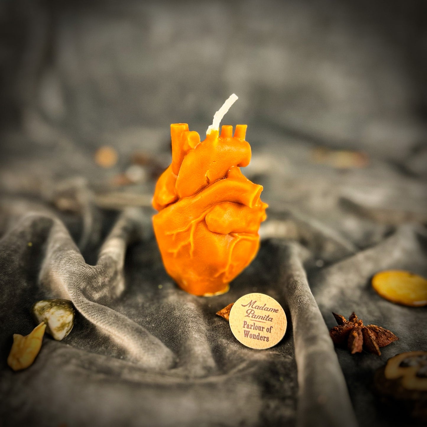 Vela Mágica Corazón Anatómico de Cera de Abeja - Magia para el Amor y la Sanación Emocional