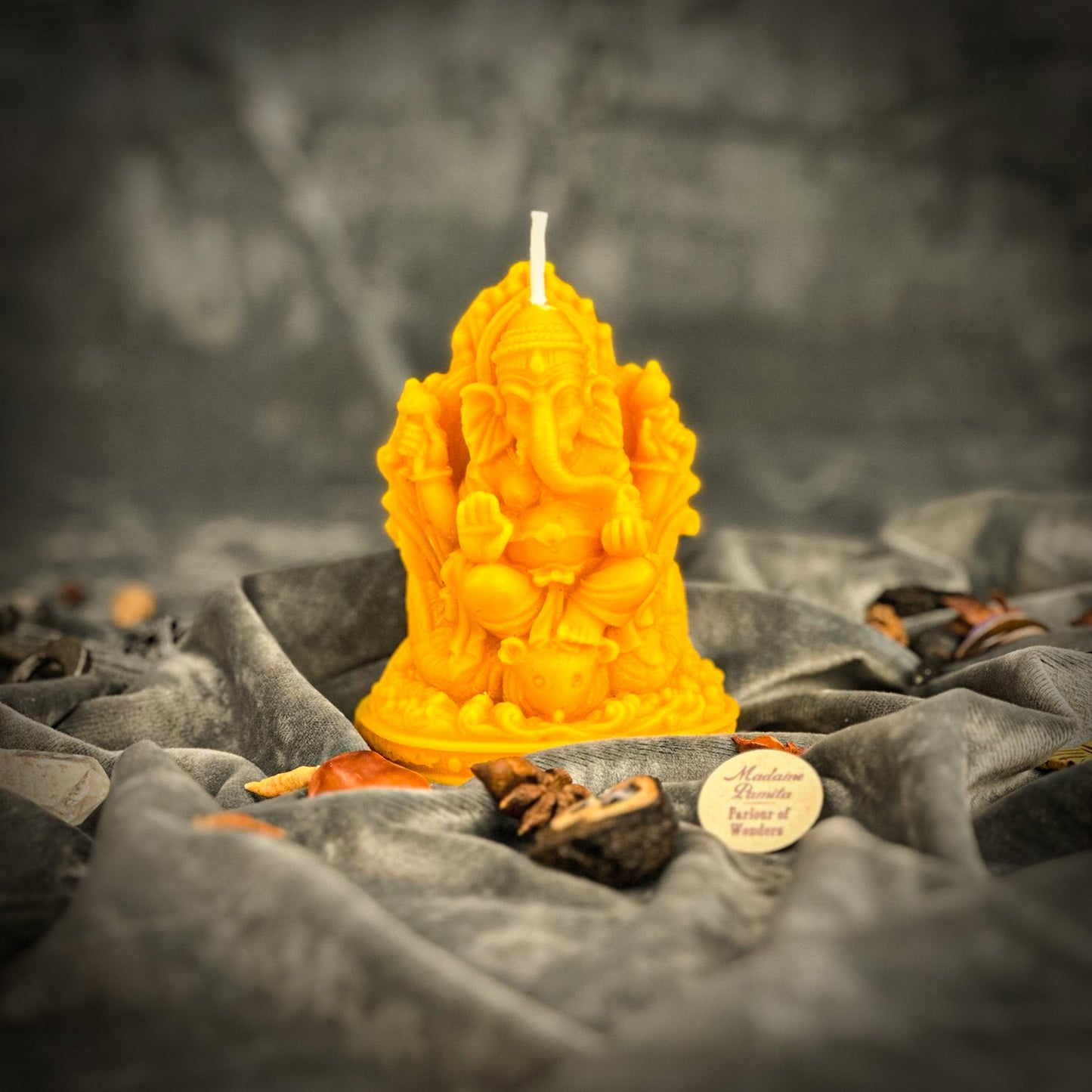 Vela de cera de abeja Ganesha - Magia para eliminar obstáculos y atraer el éxito