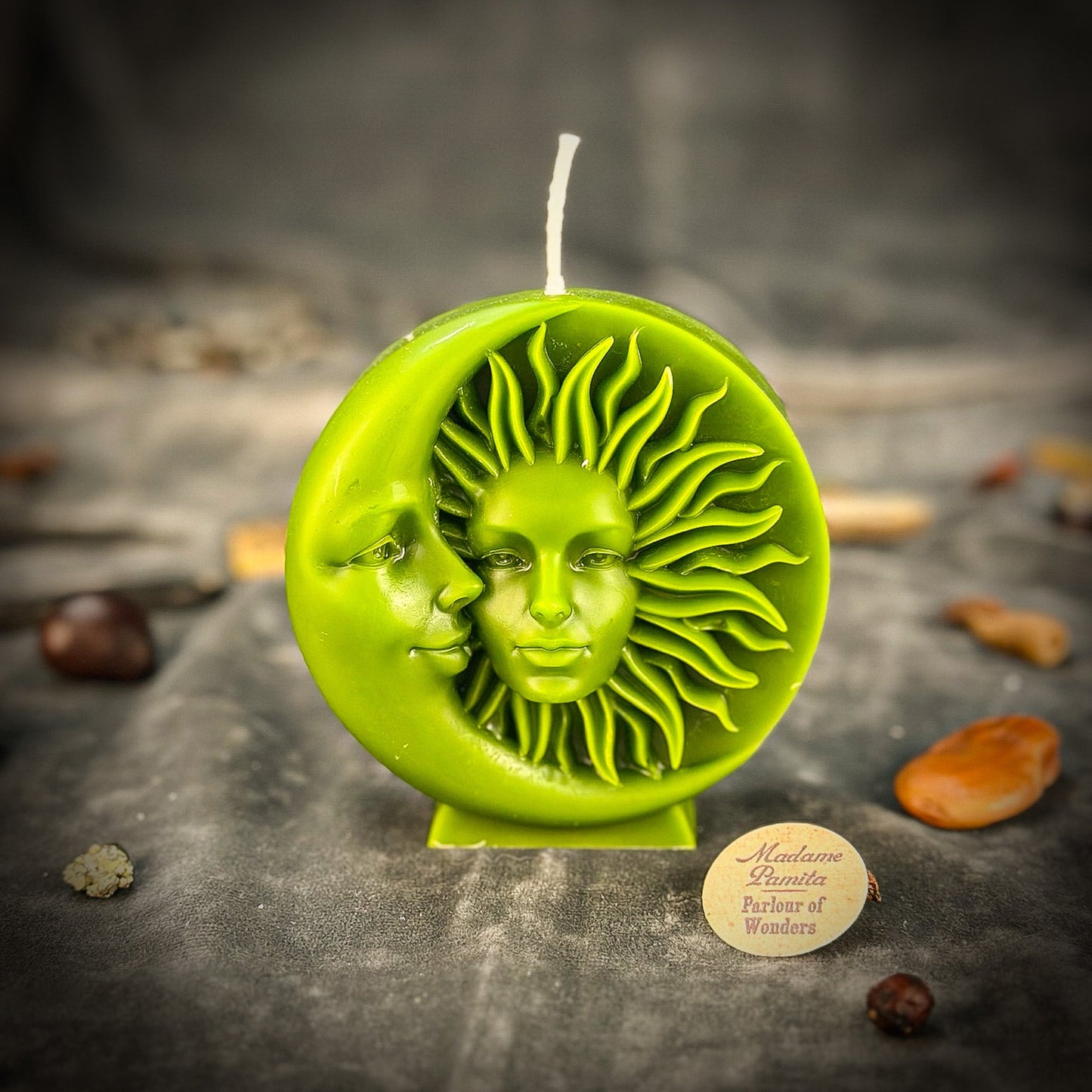 Vela de cera de abeja para equinoccios y solsticios - Magia y equilibrio estacionales