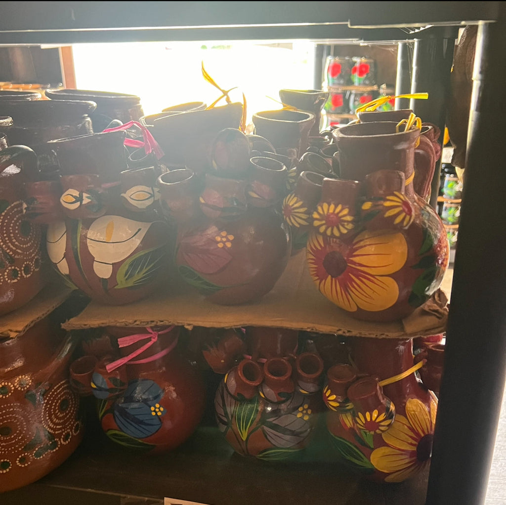 Jarra pequeña floral con minimugses