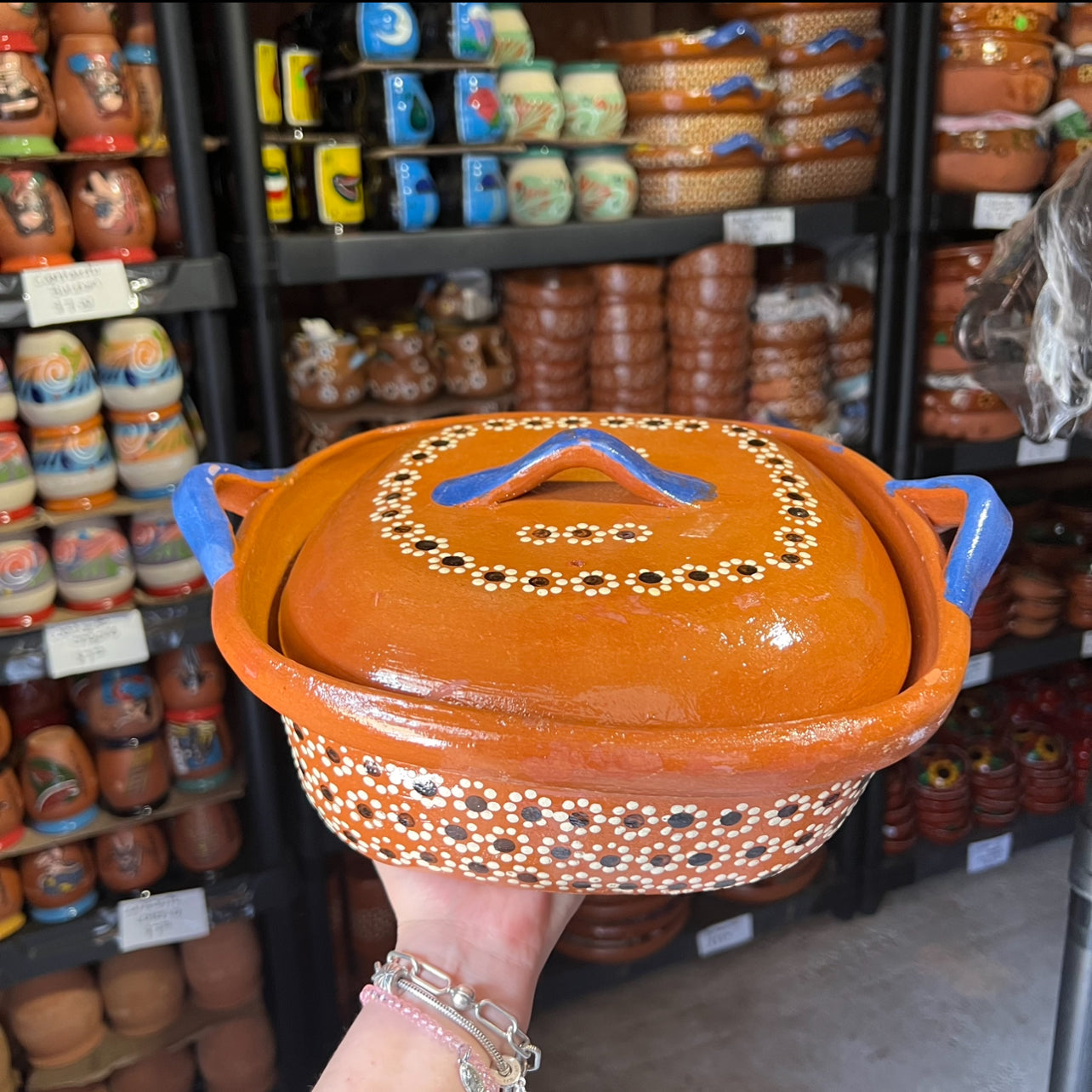 Maceta tradicional cuadrada de cerámica