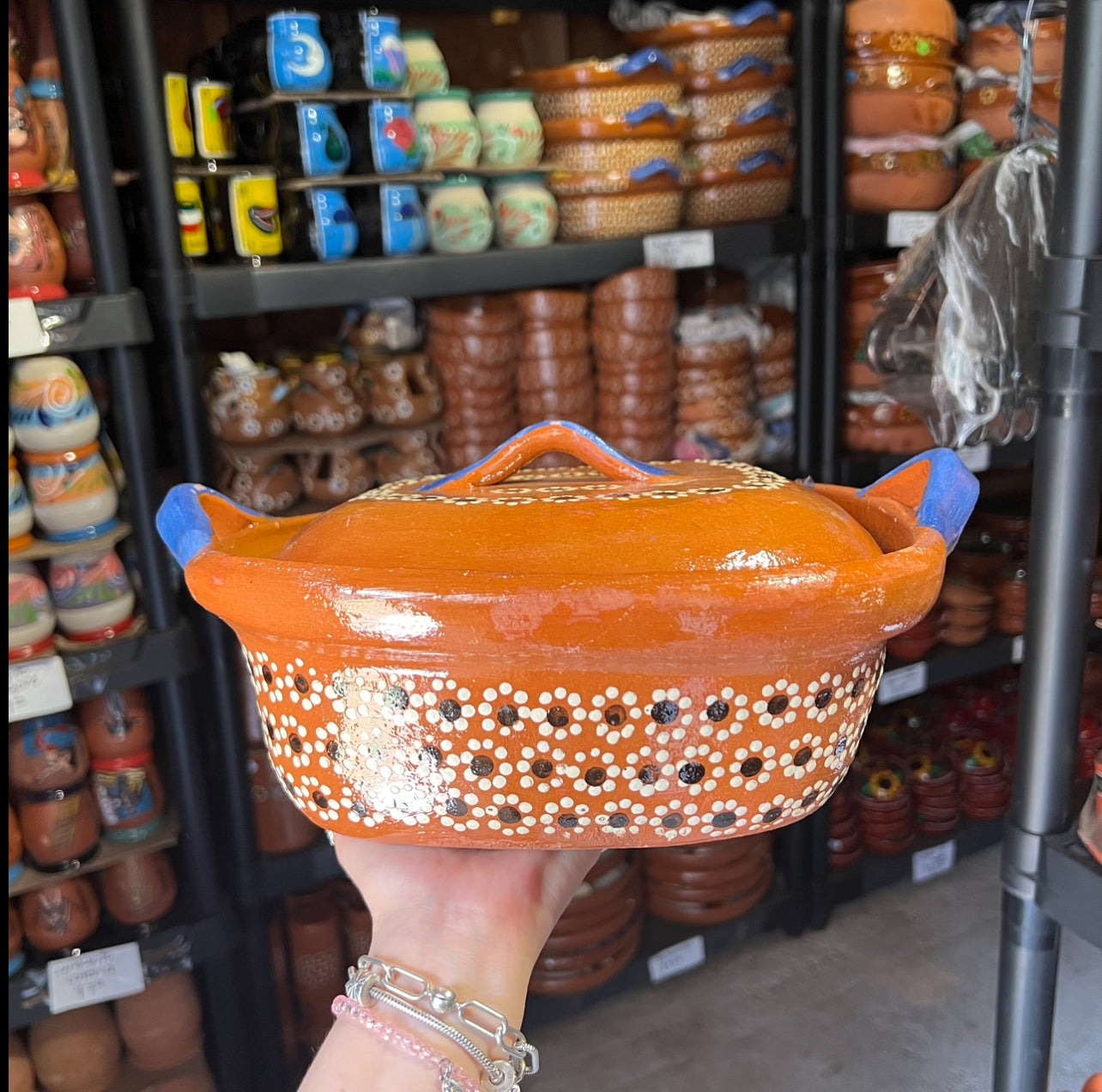 Maceta tradicional cuadrada de cerámica