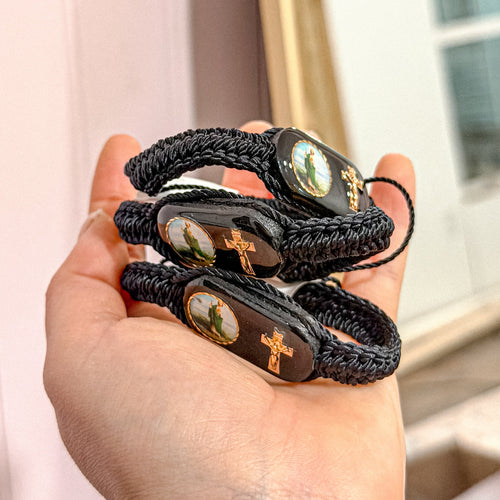 Pulsera ajustable de San Judas de cruz negra