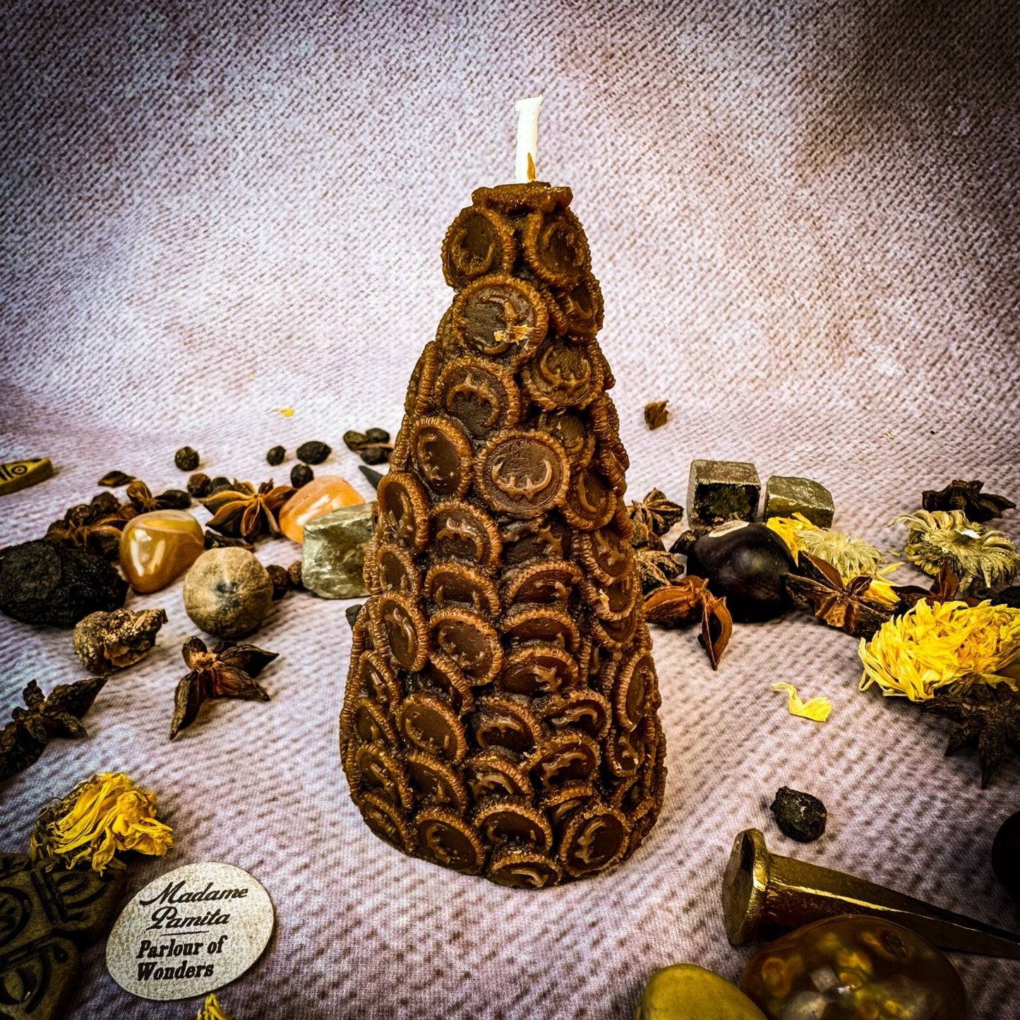 Vela Cónica de Monedas de Cera de Abejas - Imán de Dinero y Magia de Prosperidad