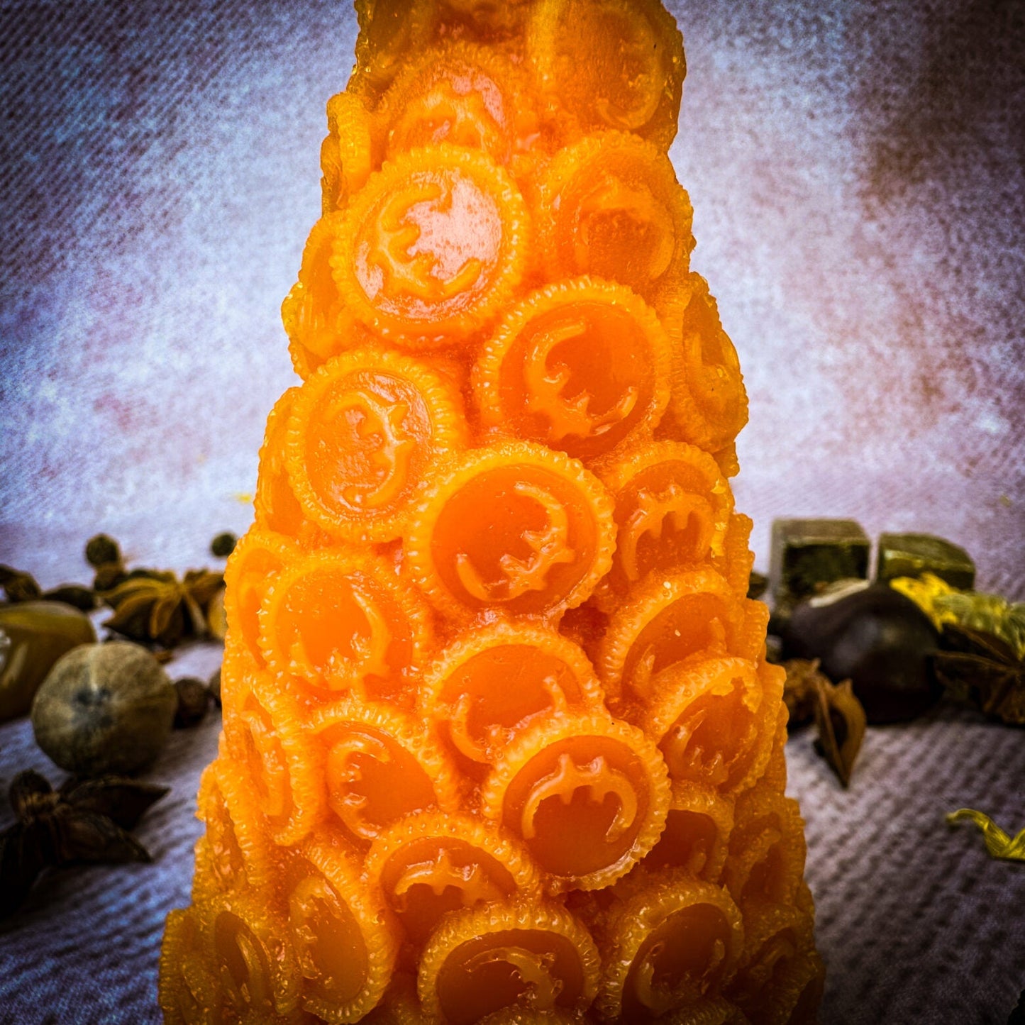 Vela Cónica de Monedas de Cera de Abejas - Imán de Dinero y Magia de Prosperidad