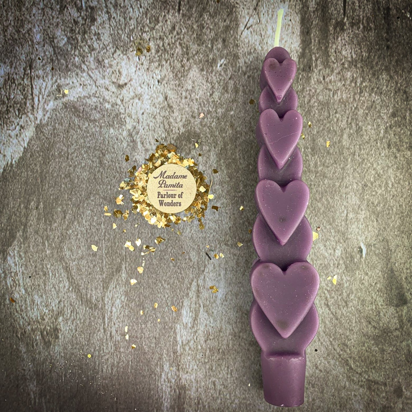 Vela cónica de cera de abeja con forma de corazón para hechizos de amor - Magia para el romance y la atracción