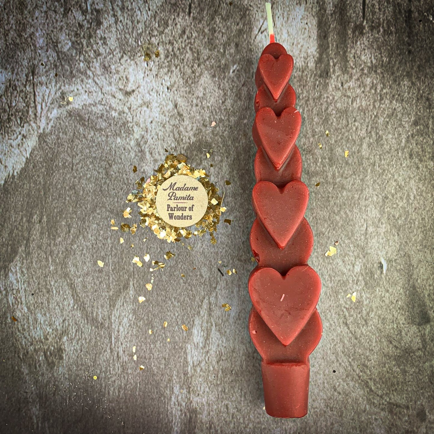 Vela cónica de cera de abeja con forma de corazón para hechizos de amor - Magia para el romance y la atracción