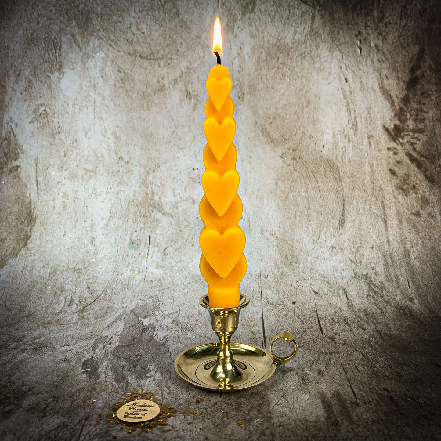 Vela cónica de cera de abeja con forma de corazón para hechizos de amor - Magia para el romance y la atracción