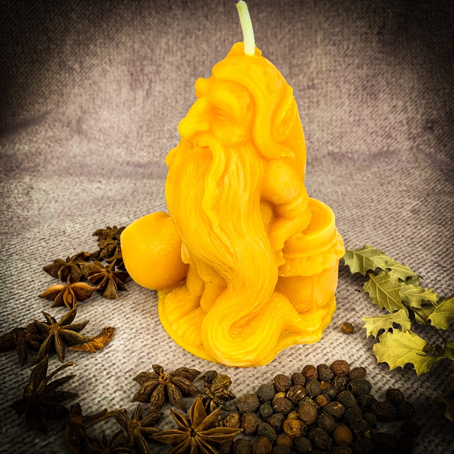 Vela de Hechizo con Cera de Abejas de Gnomo Domovyk - Bendición y Protección del Hogar