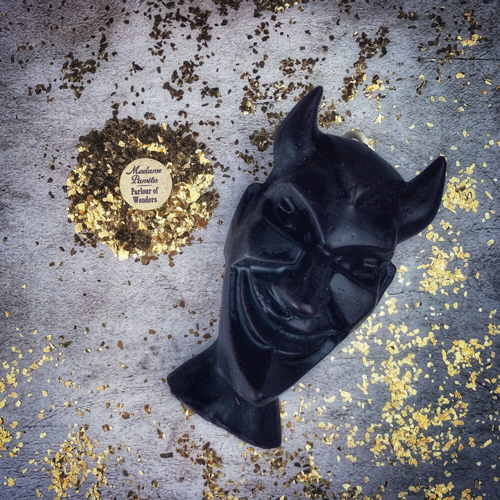 Vela de Cera de Abeja "Run Devil Run" - Destierra el Mal e Invoca la Magia del Embaucador