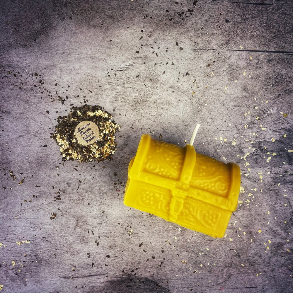 Vela de hechizos de cera de abeja Cofre del tesoro - Desbloquea bendiciones y magia de la abundancia