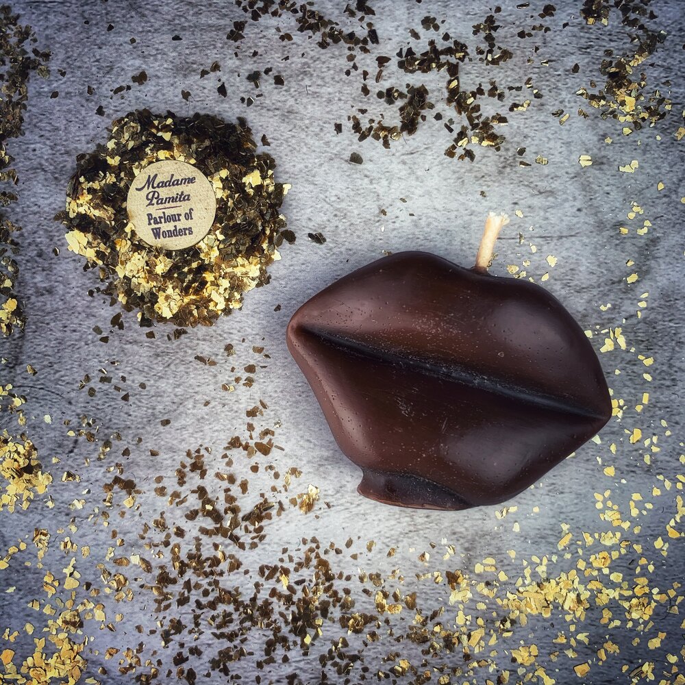 Vela de cera de abejas Labios Háblame - Magia de Comunicación y Pasión