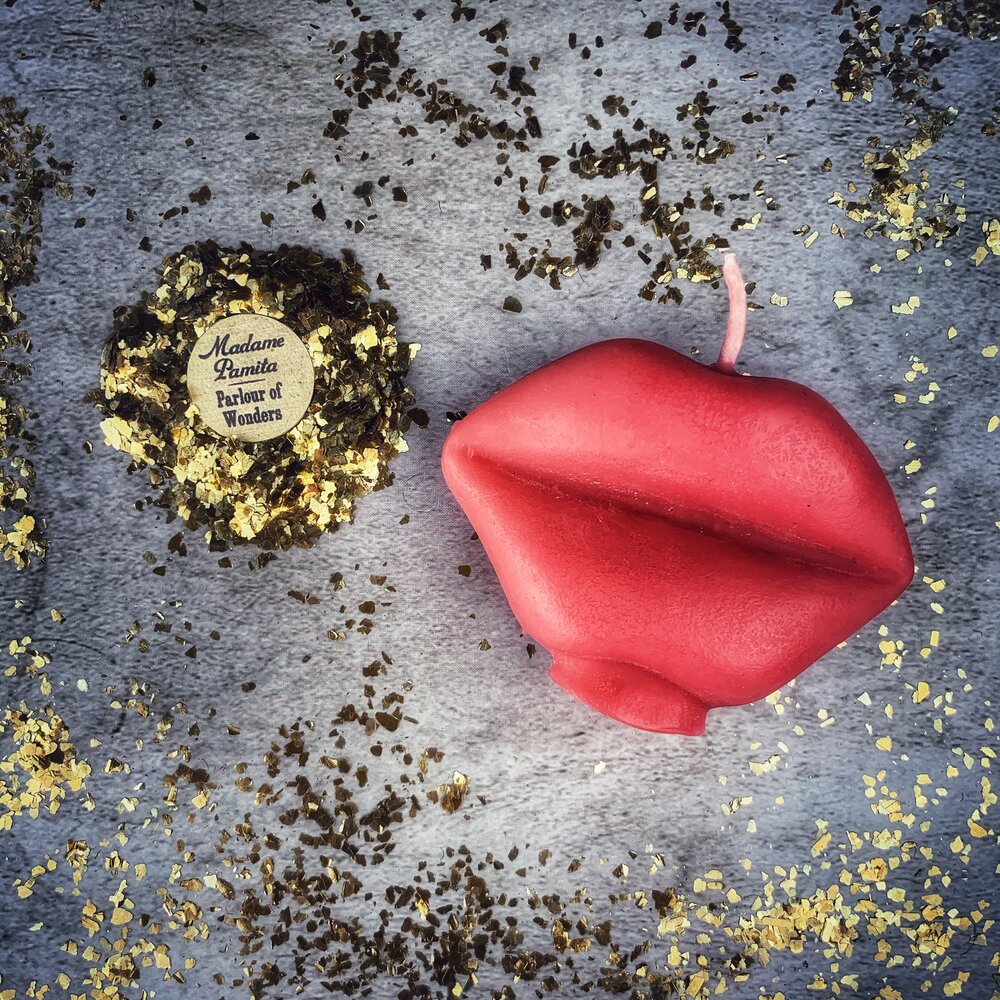 Vela de cera de abejas Labios Háblame - Magia de Comunicación y Pasión