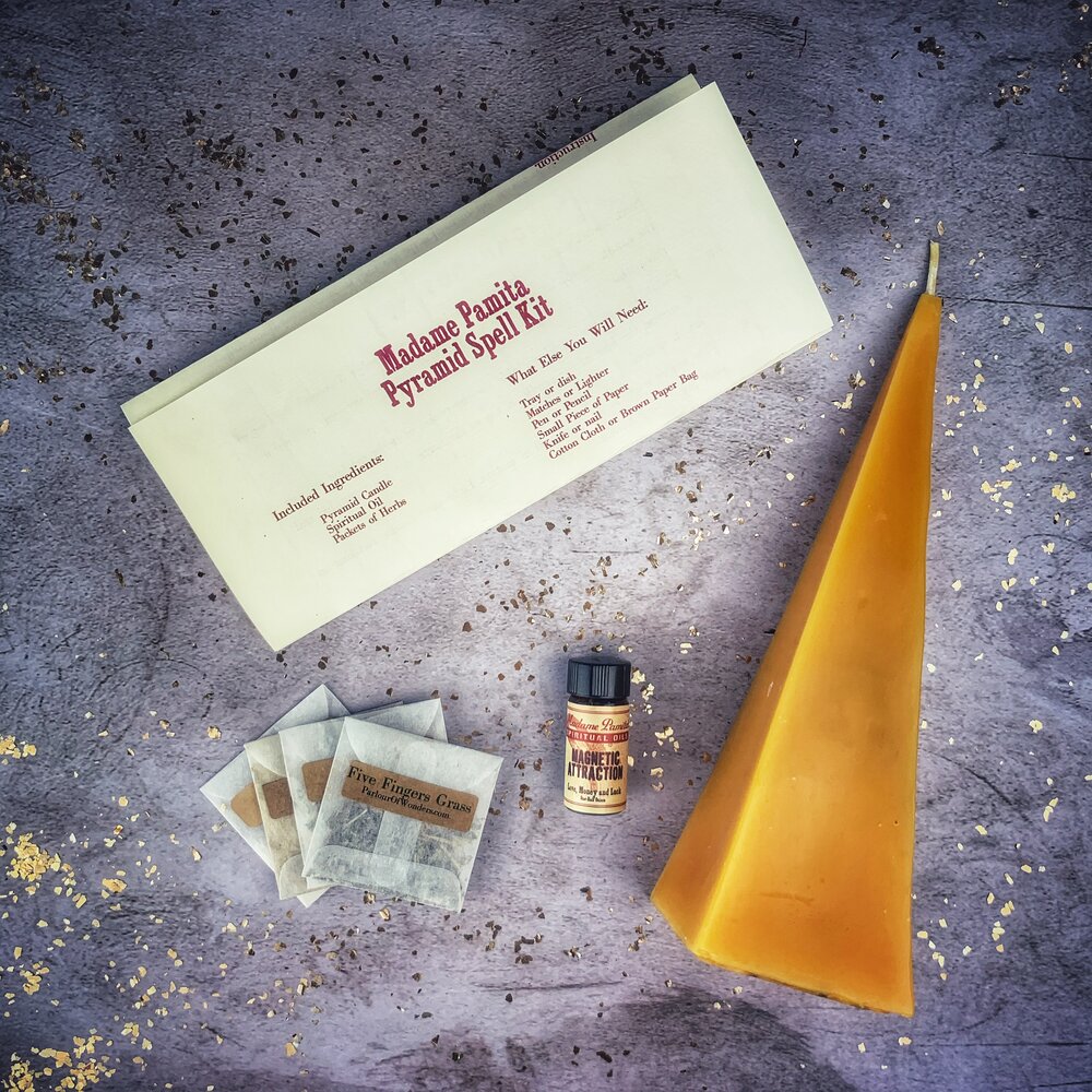 Kit de hechizo con vela Pirámide de poder - Éxito duradero y estabilidad