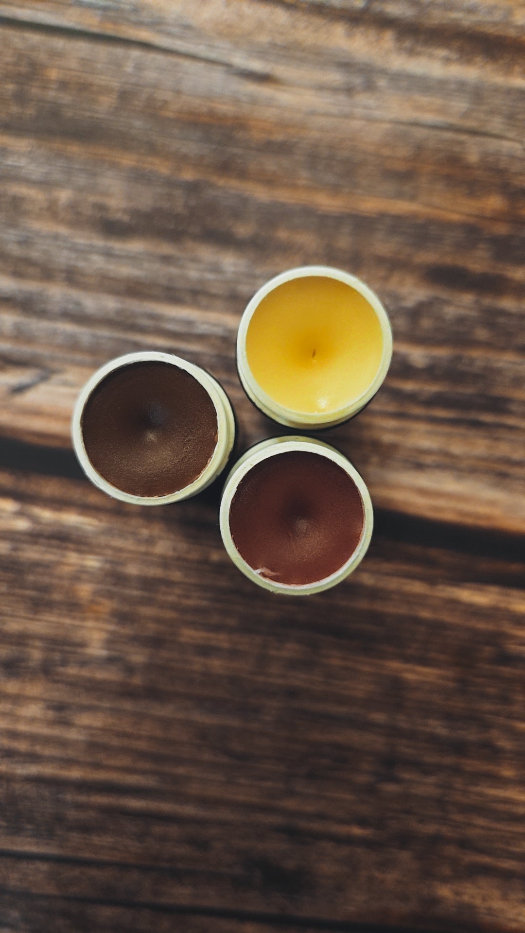 Cera de abejas natural y bálsamo labial