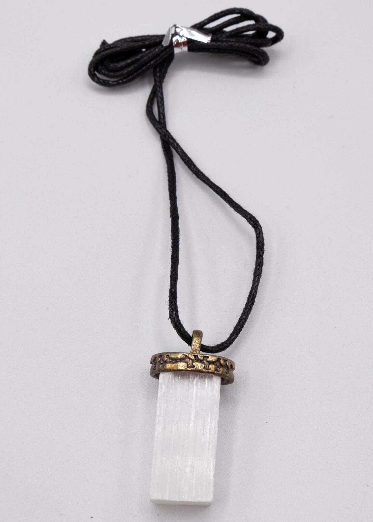 Collar de cristal de selenita